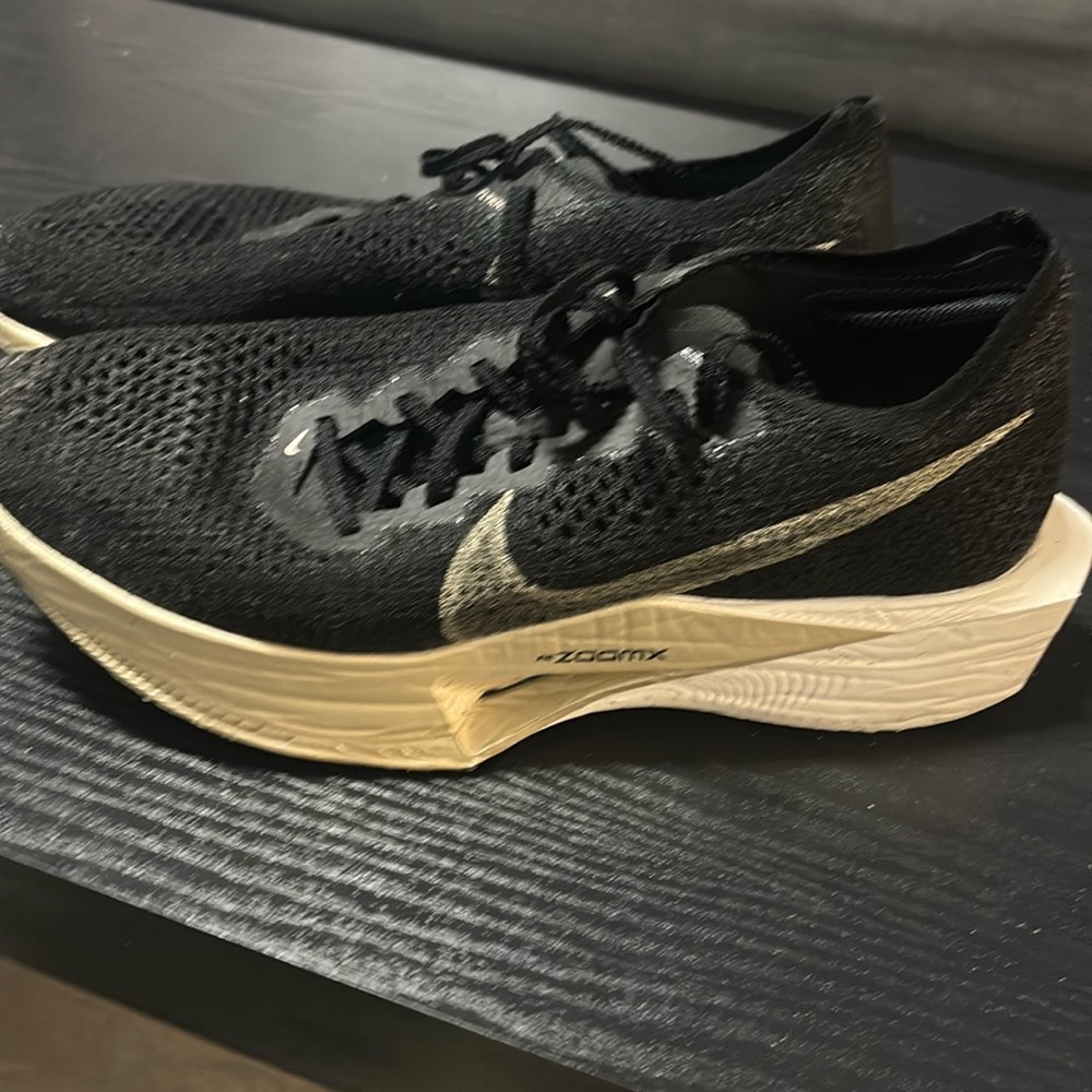 Nike ZoomX VaporFly NEXT% 3 Black Metallic Gold DV4130-002 Women's Size 9.5